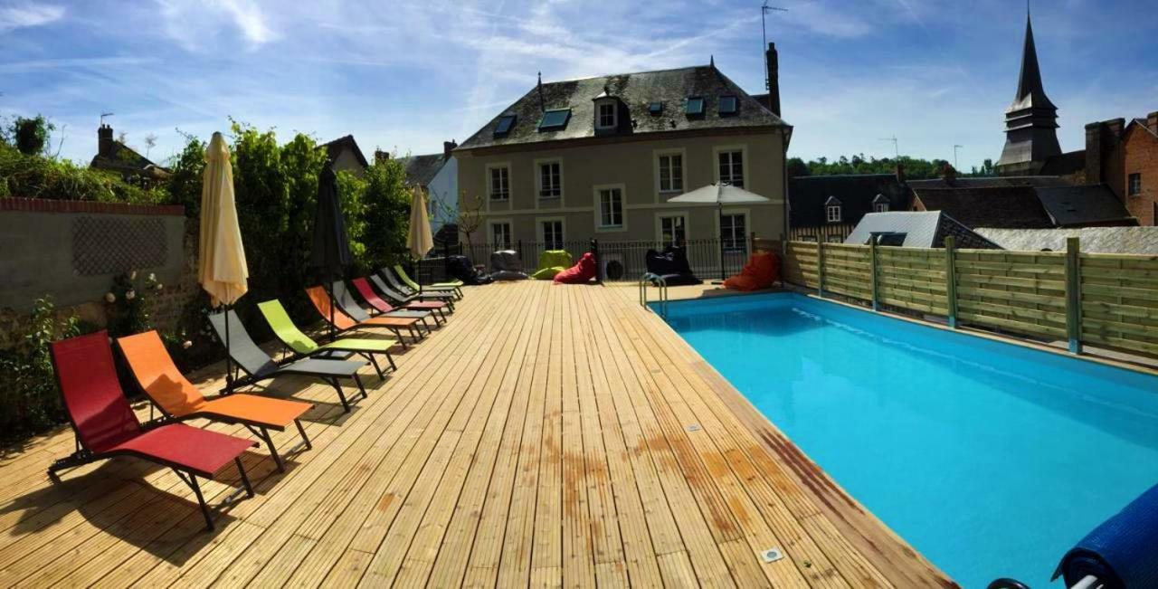 L'Escale De Broglie Hotell Exteriör bild